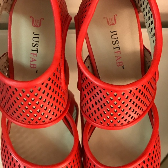 NWOB Bright orange perforated faux leather heels - Picture 5 of 6